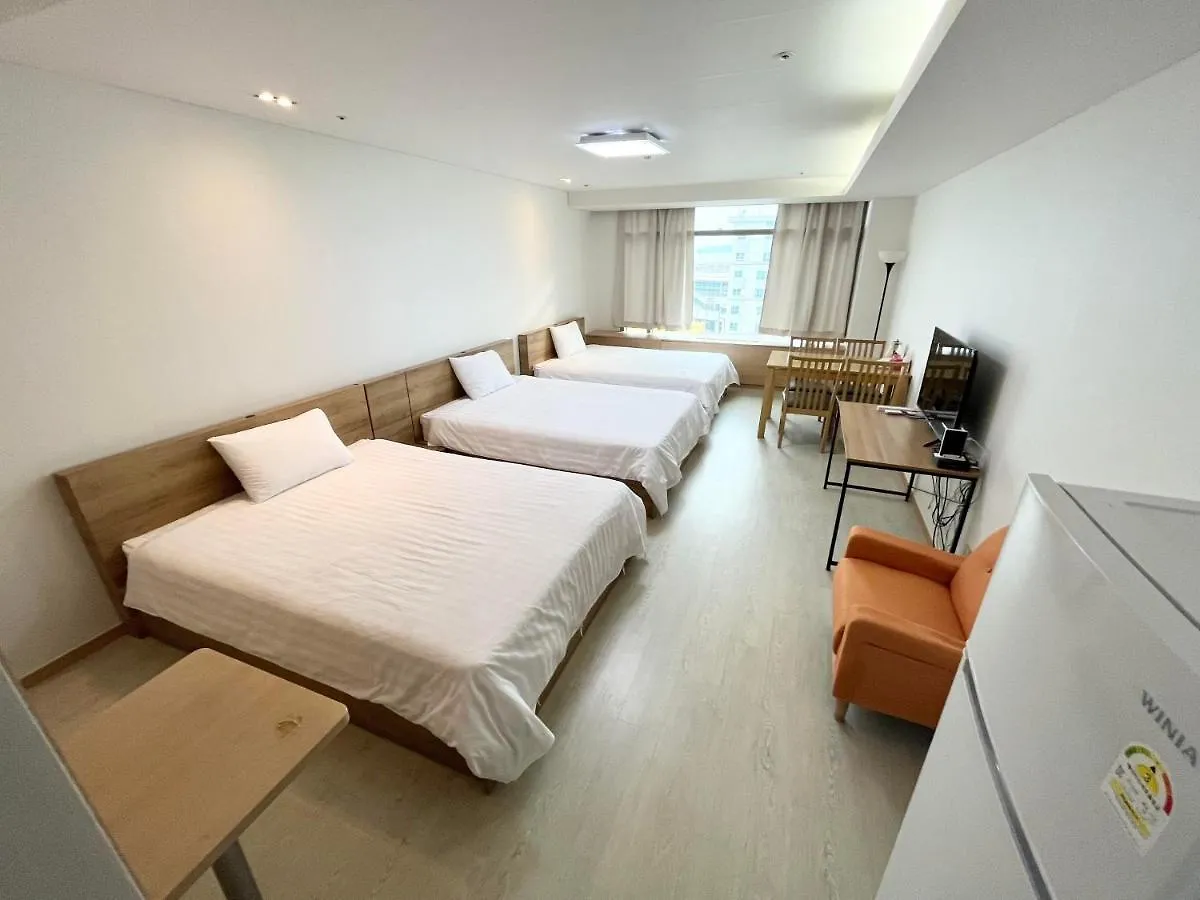 בית הארחה Incheon Airport Guesthouse