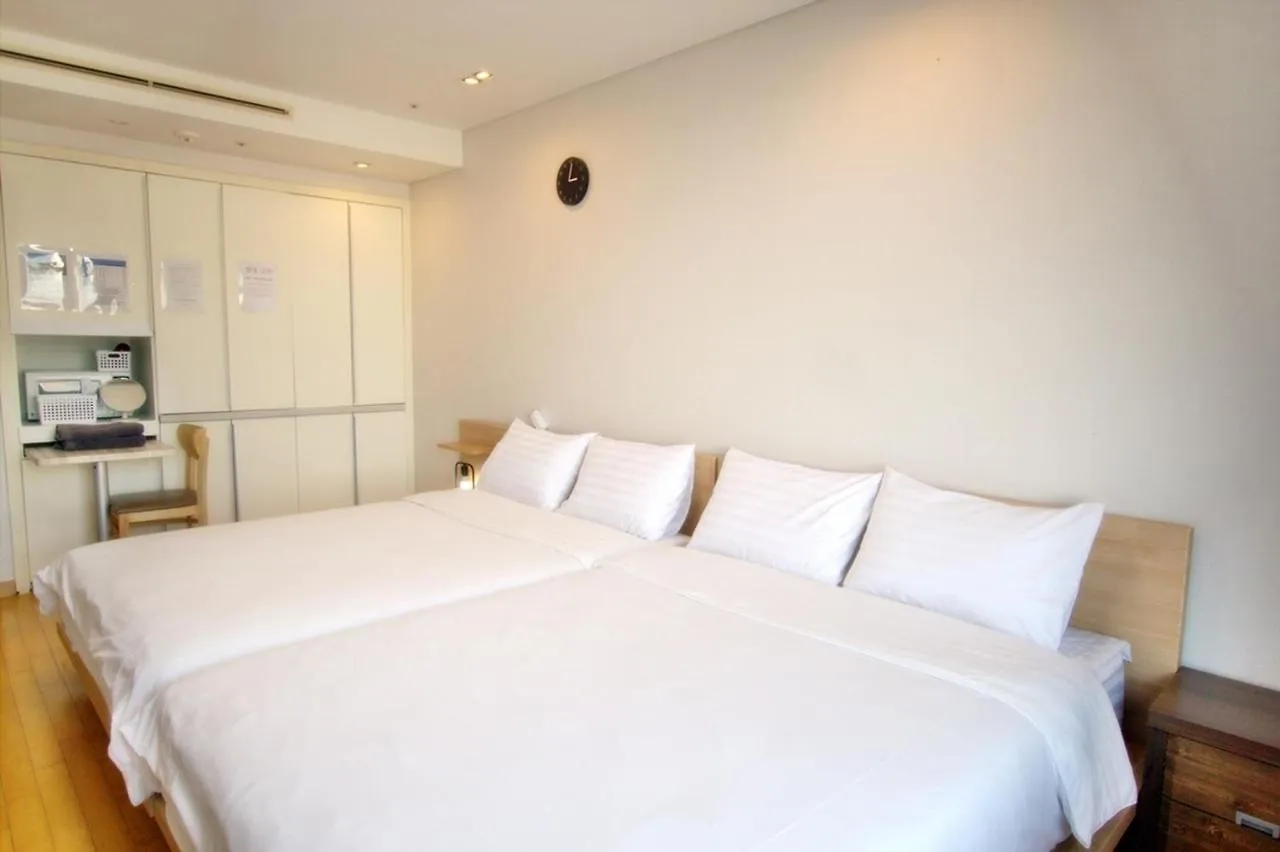 Incheon Airport Guesthouse בית הארחה