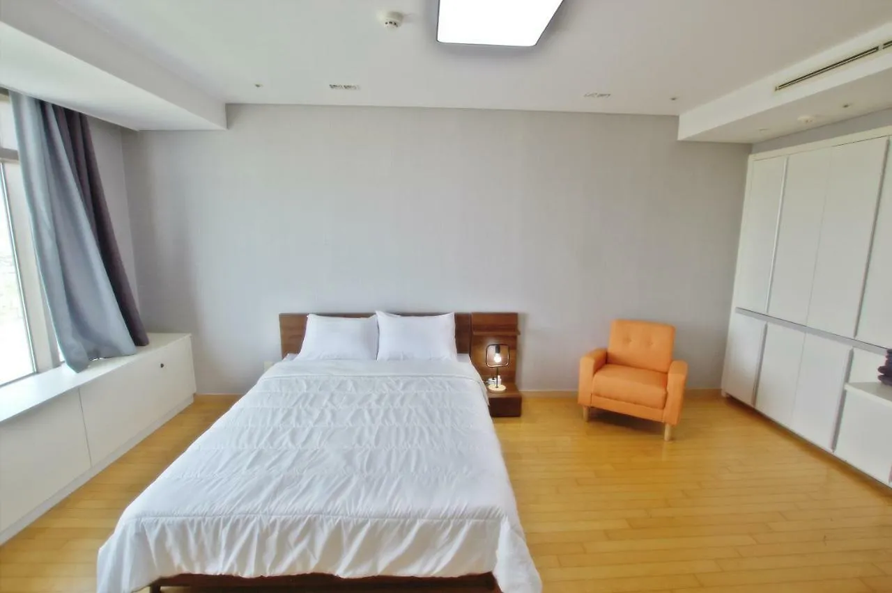 Incheon Airport Guesthouse בית הארחה